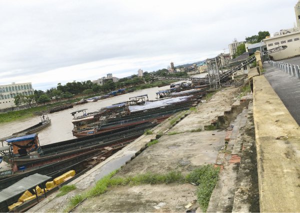 Nóng, lạnh Móng Cái