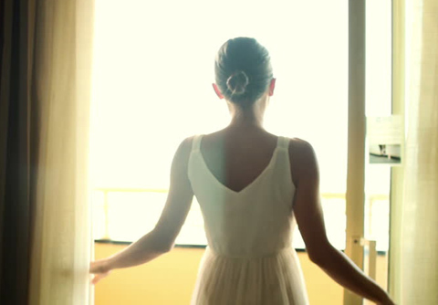 Quay cuồng vì lấy phải vợ trẻ con, ương bướng khó chiều 'vô đối'