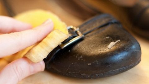 6 mẹo vệ sinh giày da sạch bóng dễ làm hiệu quả