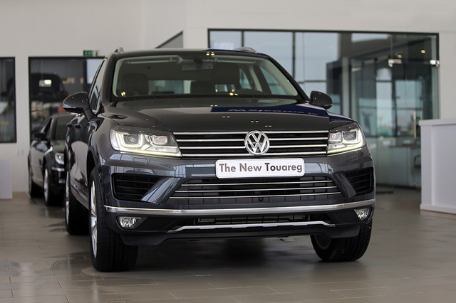 Ma trận giá ô tô: Hãng tặng tiền, hãng âm thầm tăng giá