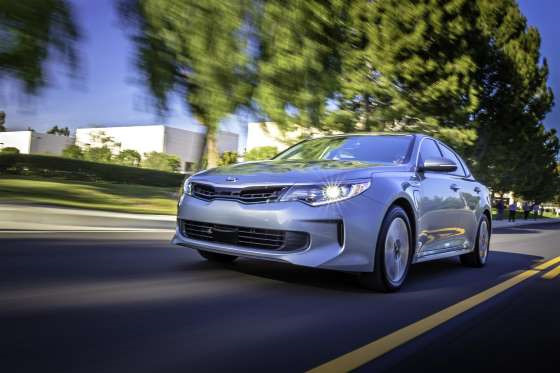 9 mẫu sedan vận hành hiệu quả, tiết kiệm nhiên liệu nhất