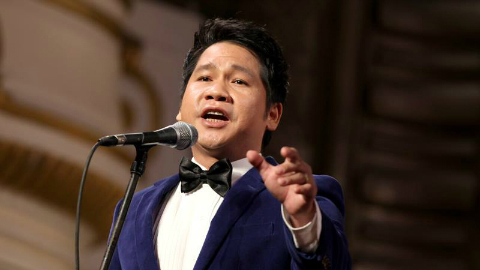 Trọng Tấn trình diễn tại hòa nhạc Điều còn mãi 2015