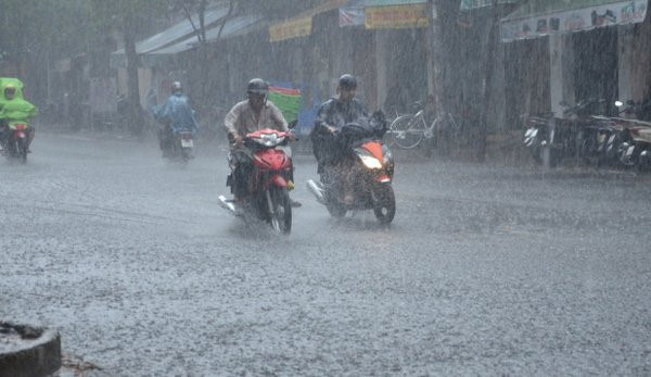 Dự báo thời tiết 16/8: Hà Nội, Sài Gòn mưa to