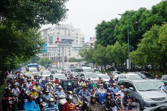 Đề xuất xén đất công viên làm đường ‘giải cứu’ kẹt xe Tân Sơn Nhất