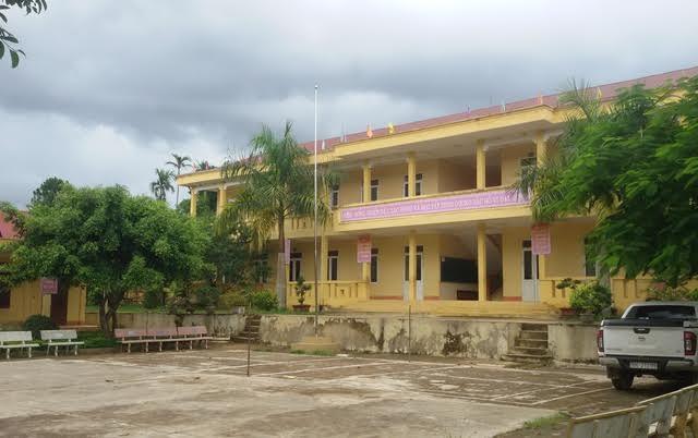 31 học sinh miền núi đã nhận được tiền hỗ trợ