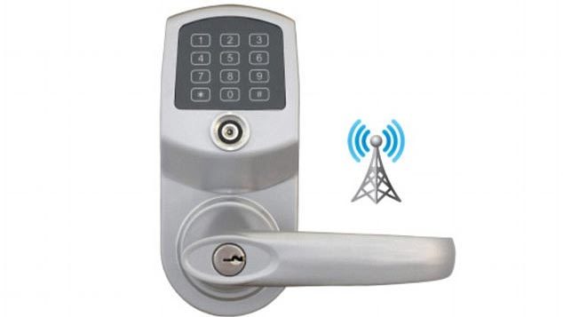 Khóc dở, mếu dở vì khóa cửa thông minh