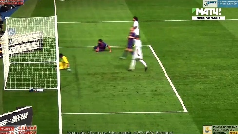 Real Madrid 2-0 Barca: Suarez đánh đầu trúng cột dọc
