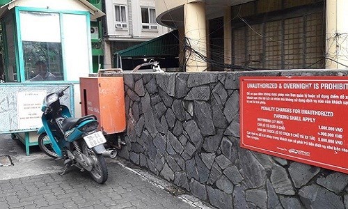 Hốt hoảng vì mất 1 triệu gửi xe máy qua đêm tại khách sạn Fortuna