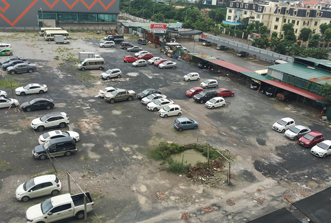 Dân náo loạn vì bãi đỗ xe lớn nhất Linh Đàm bị đóng cửa