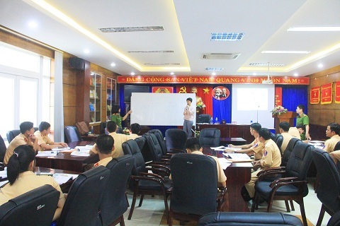 Khi cảnh sát giao thông học tiếng Anh