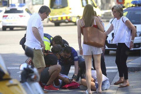 Cảnh tượng hỗn loạn sau vụ khủng bố ở Tây Ban Nha