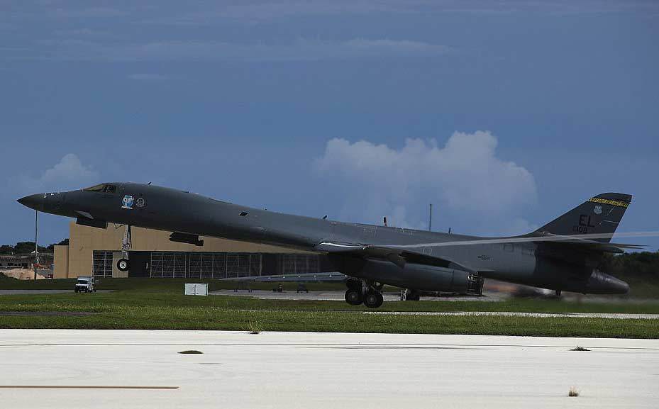 Oanh tạc cơ tại Guam xuất kích tới gần bán đảo Triều Tiên