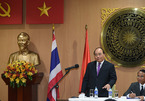 Thủ tướng thăm Đại sứ quán Việt Nam tại Thái Lan