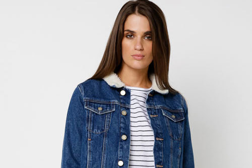 5 món đồ denim những cô nàng công sở năng động nên có
