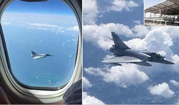 Hành khách hốt hoảng vì bị chiến đấu cơ kèm sát