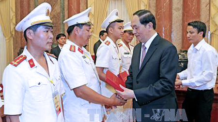 Bài viết của Chủ tịch nước Trần Đại Quang nhân kỷ niệm ngày truyền thống CAND