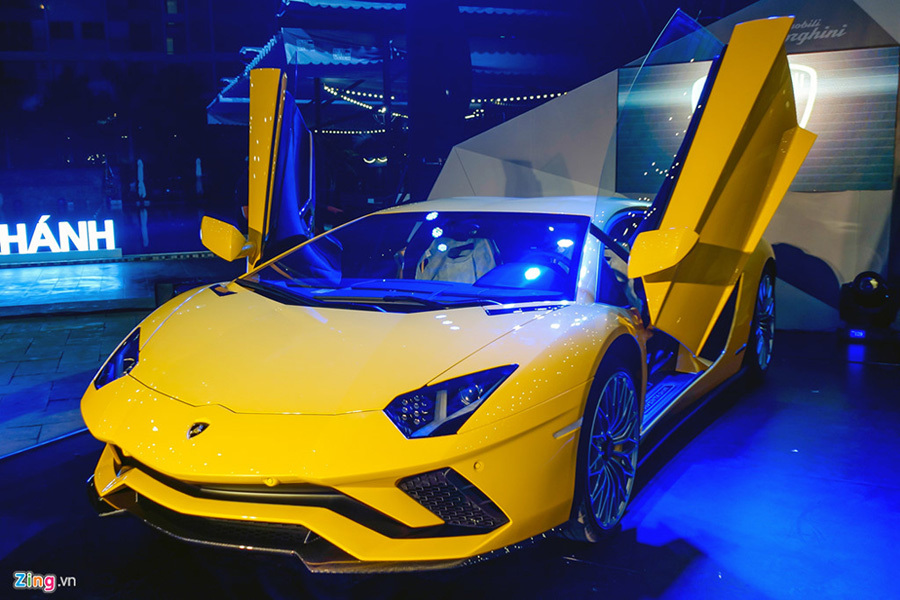 Lamborghini Aventador S độc nhất VN về tay đại gia Sài Gòn