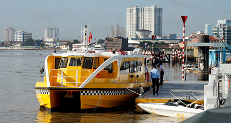 Buýt đường sông đầu tiên ở Sài Gòn chính thức ra mắt