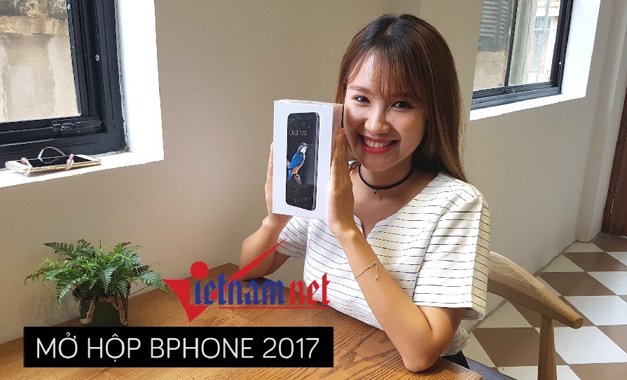 Mở hộp BPhone 2017