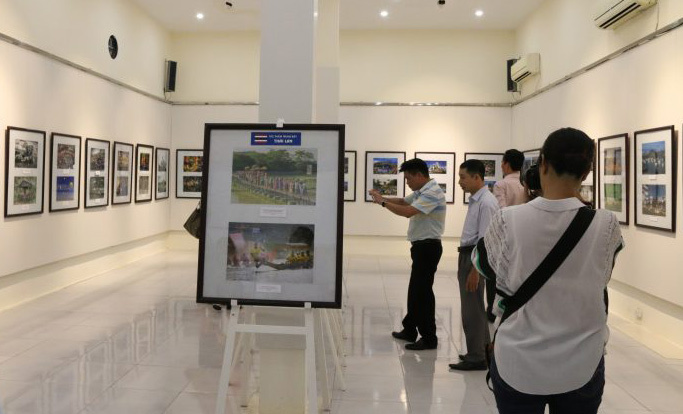 Hải Phòng: Triển lãm ảnh Đất nước, con người ASEAN