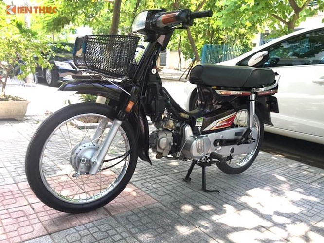 Cận cảnh Honda Dream II biển 'tứ quý 9' tại Hà Nội