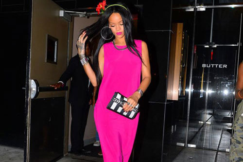 Mix thời trang công sở sành điệu như Rihanna