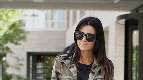 Cá tính vời thời trang công sở họa tiết camo
