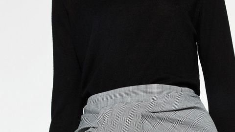 Chân váy buộc vạt xinh xắn cho phái đẹp công sở