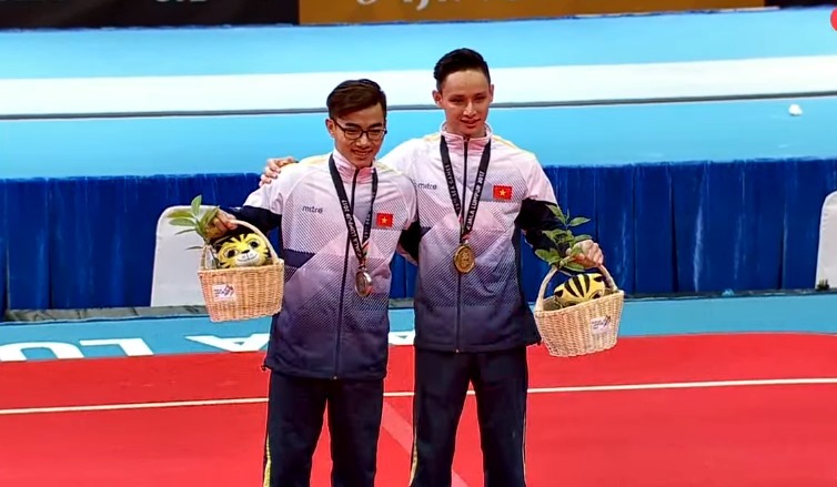 Bài thi giúp Đinh Phương Thành giành HCV xà kép