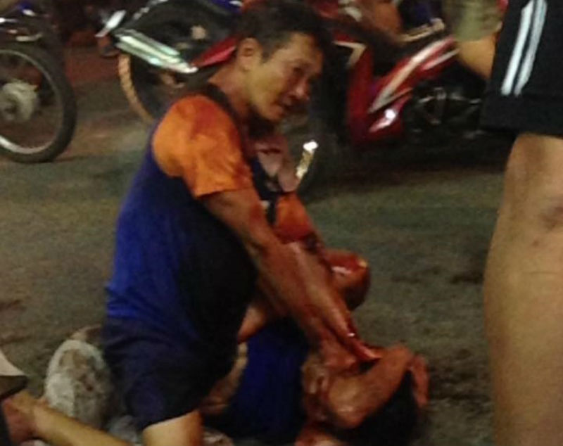 Kẻ nghi ngáo đá đâm gục 2 người ở trung tâm Sài Gòn