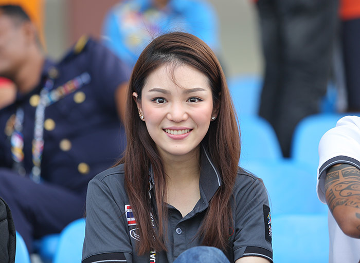 Nữ trưởng đoàn Thái Lan tươi rói, chất chồng nỗi buồn U22 Việt Nam