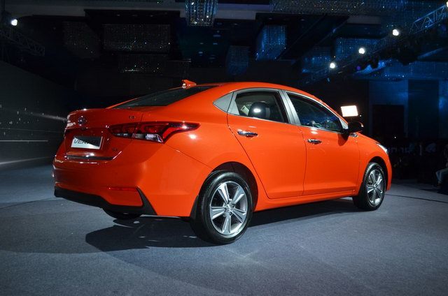 Ô tô Hyundai giá dưới 300 triệu đồng