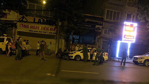 Nam thanh niên bị bắn gục trước quán karaoke
