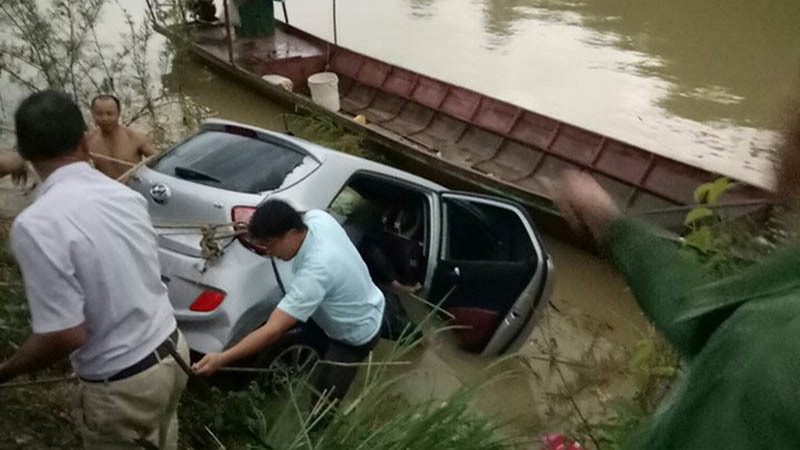 Người lái xe rơi xuống hồ thủy điện Sơn La tử nạn là Bí thư xã