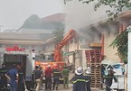 Hà Nội: Cháy dữ dội kho hàng ở cảng Bạch Đằng