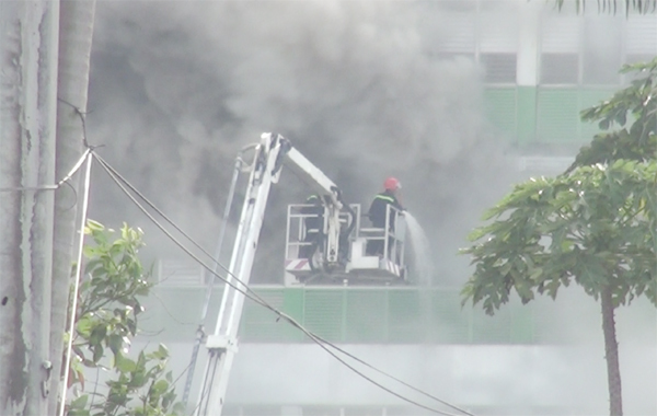 Cháy lớn ở nhà ăn công ty Pouyuen, sơ tán hàng nghìn công nhân