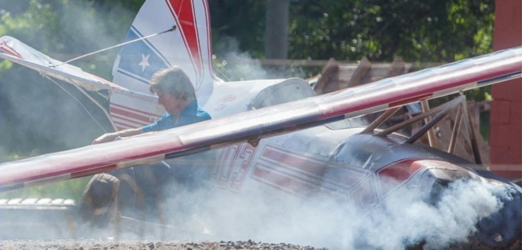 Đoàn phim kinh hãi khi Tom Cruise lái máy bay gãy 1 cánh