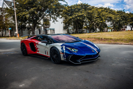 Minh Nhựa lái Lamborghini Aventador SV giá 35 tỷ dạo phố