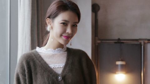 Diện cardigan thêm cá tính đến công sở