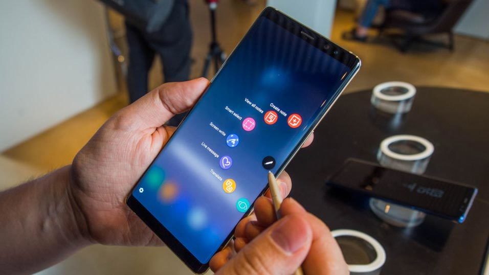 Galaxy Note 8 đắt có xắt ra miếng?