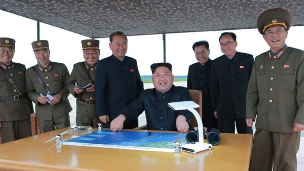 Triều Tiên cảnh báo bắn tên lửa qua Nhật mới là “bước đầu’