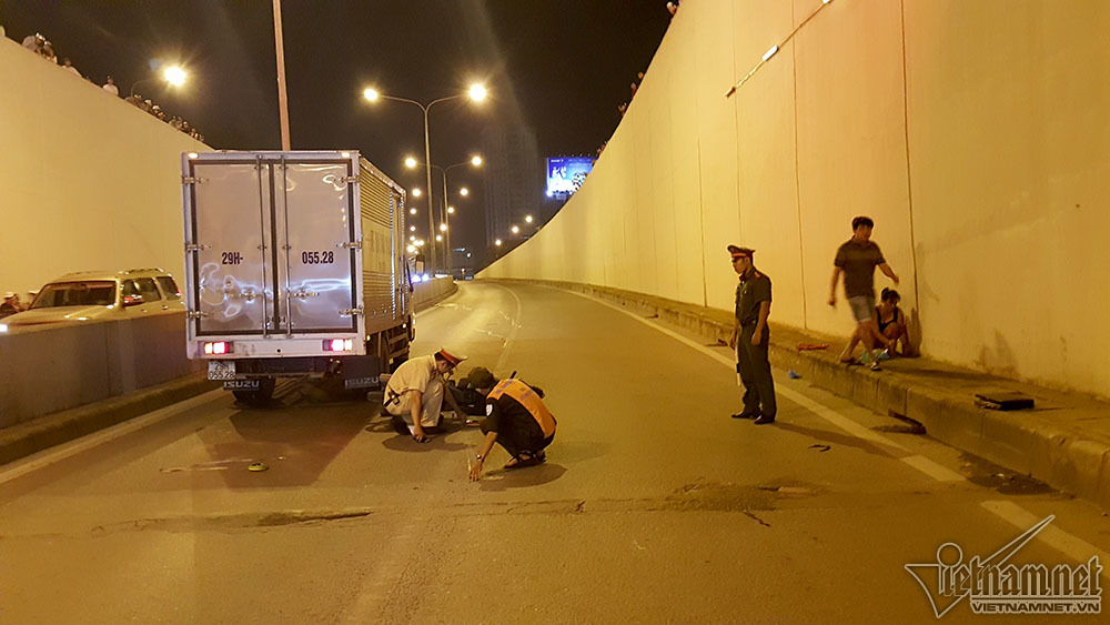 Nam thanh niên bị cuốn vào gầm xe tải, tử vong trong hầm Kim Liên