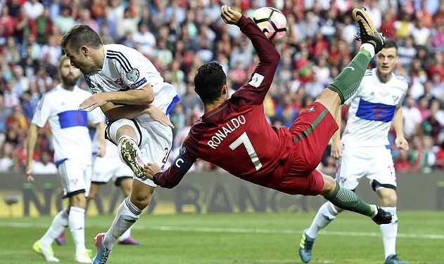 Ronaldo lập hat-trick, Bồ Đào Nha nhấn chìm Đảo Faroe