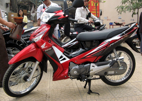 Loạt xe máy Honda, Suzuki vừa bị khai tử ở Việt Nam