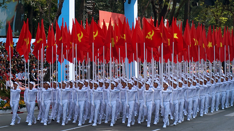 Dân tộc ta đi không gì cản nổi!
