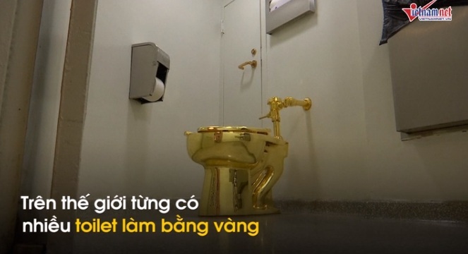 Trăm nghìn người xếp hàng để sử dụng toilet bằng vàng