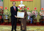 Chủ tịch nước trao huy hiệu 70 năm tuổi Đảng cho nguyên Phó Chủ tịch nước