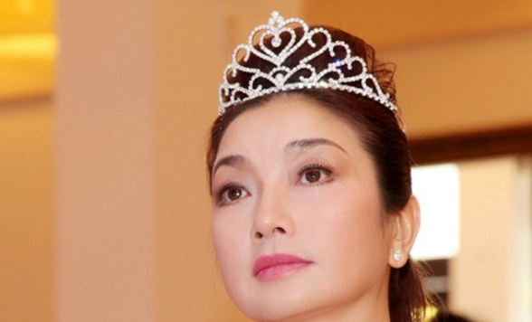 Ngưỡng mộ nhan sắc của Hoa hậu giữ vương miện lâu nhất Việt Nam