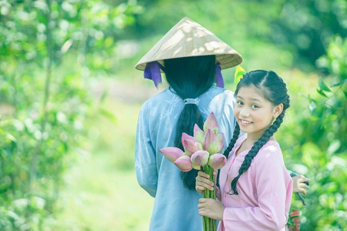 Võ Khánh Ngọc bật khóc khi quay MV ‘Mẹ’ mùa Vu Lan