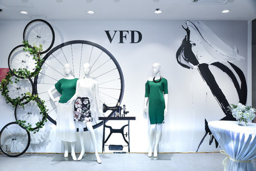 Dạ tiệc thời trang 'Liếc'- lời chào đẳng cấp từ VFD